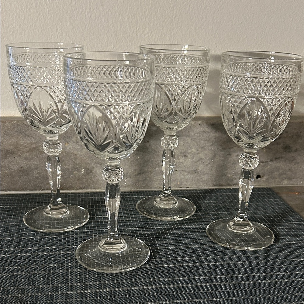 Cut Crystal-Style Clear Wine Glasses - Set of 4